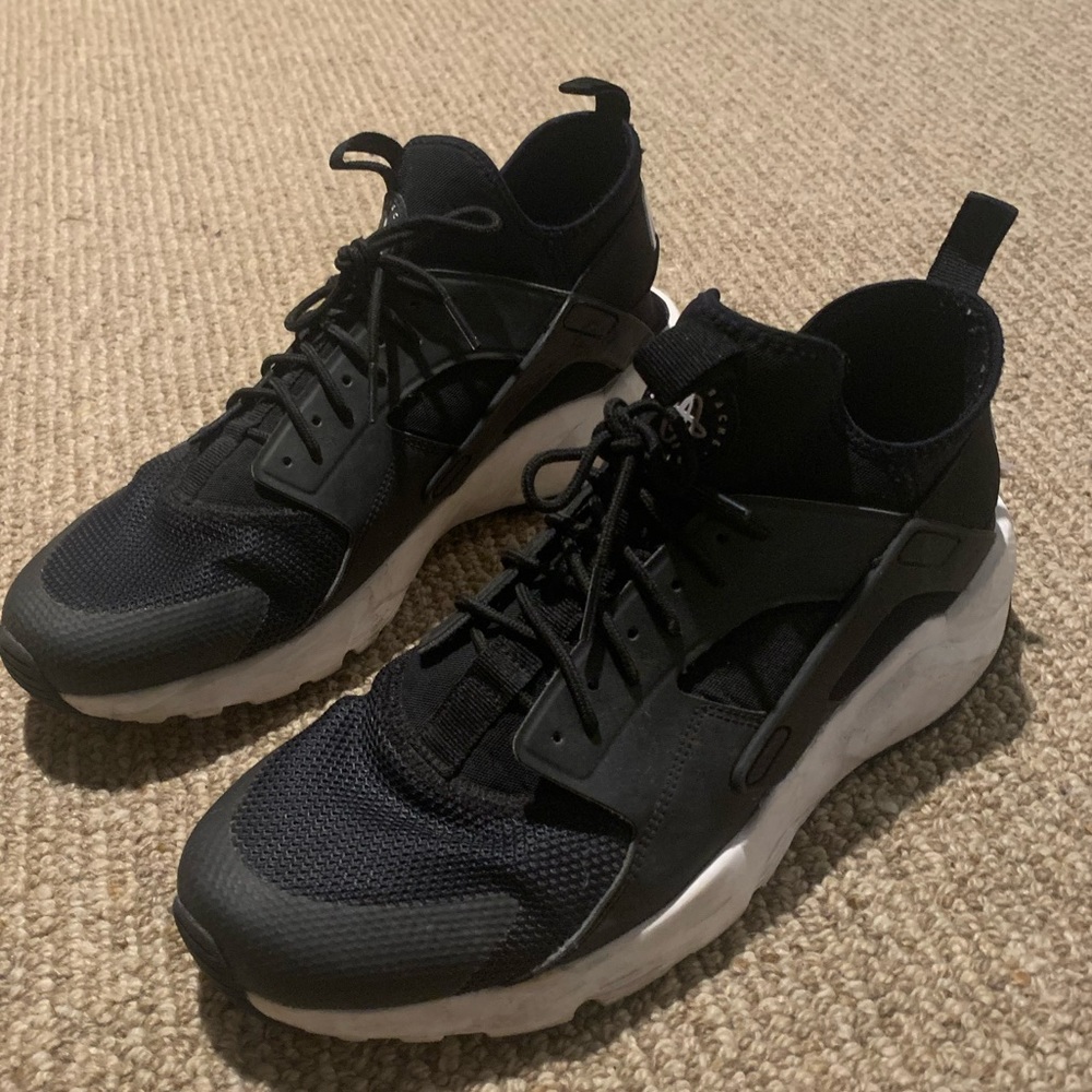Nike Air Max Huarache - size 11